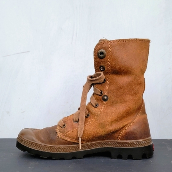 Palladium Women’s Baggy Leather Boots with Foldable Cuff - Picture 4 of 15